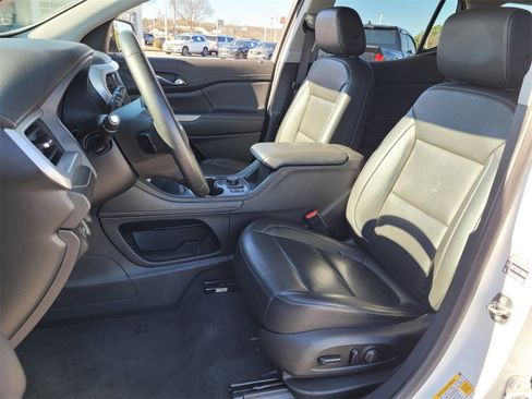 Used 2023 GMC Acadia SLT image 5