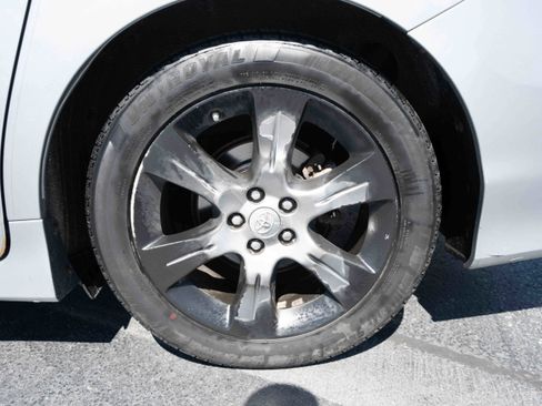 Used 2013 Toyota Sienna SE FWD image 30
