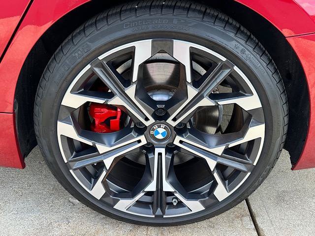 Used 2025 BMW 330i xDrive Sedan w/ M Sport Package AWD/4WD image 32