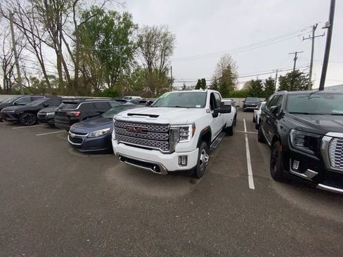 Used 2021 GMC Sierra 3500 Denali w/ Denali Ultimate Package AWD/4WD image 12