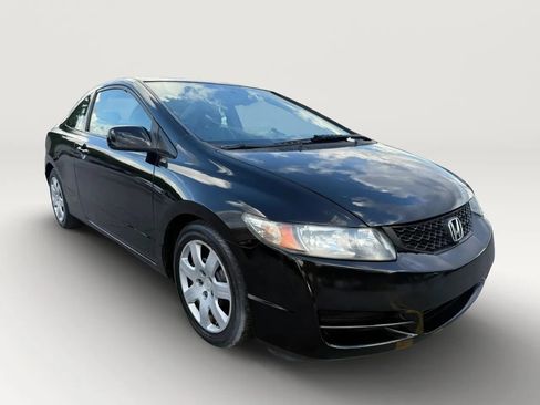 Used 2011 Honda Civic LX image 2
