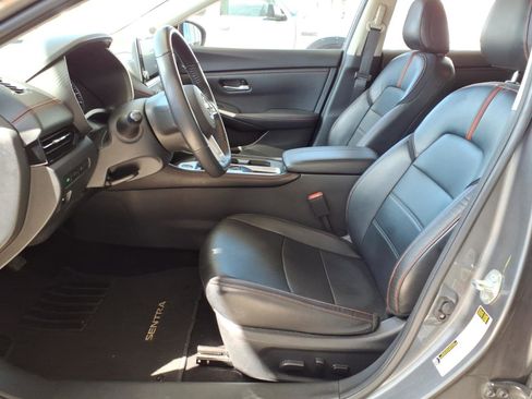 Used 2025 Nissan Sentra SR w/ SR Premium Package FWD image 3