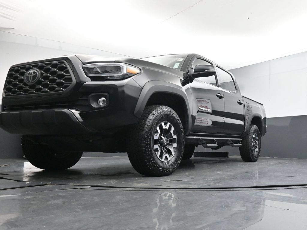 Used 2022 Toyota Tacoma TRD Off-Road AWD/4WD image 35