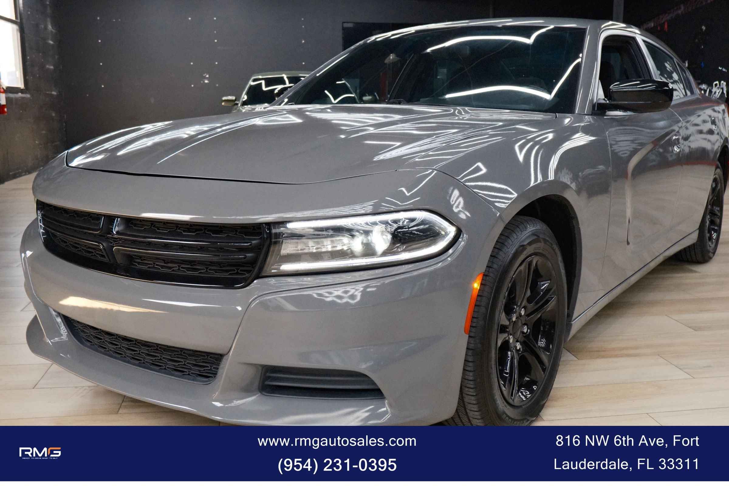Used 2023 Dodge Charger SXT RWD image 3