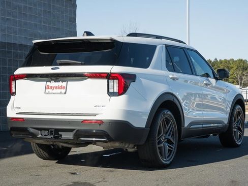 Used 2025 Ford Explorer ST-Line w/ ST-Line Street Pack image 5