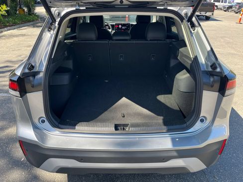 Used 2026 Volkswagen Tiguan SE AWD/4WD image 33