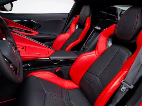 Used 2023 Chevrolet Corvette Stingray Preferred Cpe w/ Z51 Performance Package RWD image 27