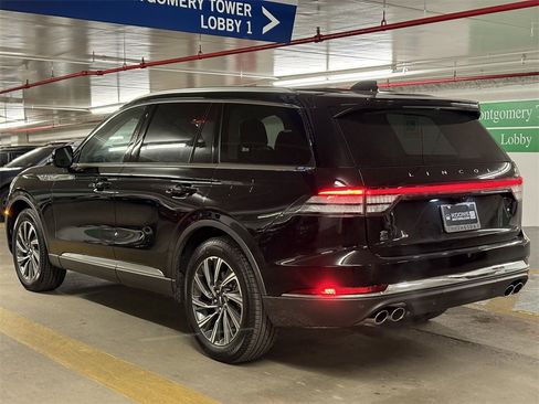 New 2026 Lincoln Aviator AWD image 3