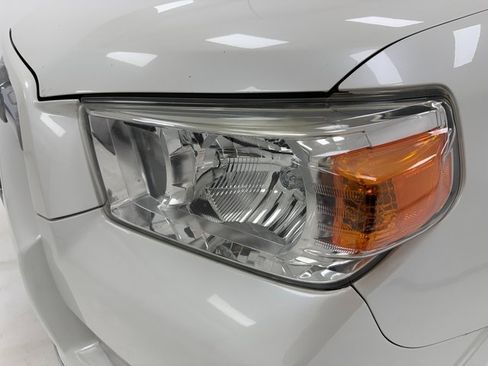 Used 2013 Toyota 4Runner SR5 image 6