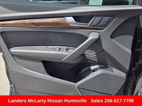 Used 2020 Audi Q5 2.0T Premium AWD/4WD image 23
