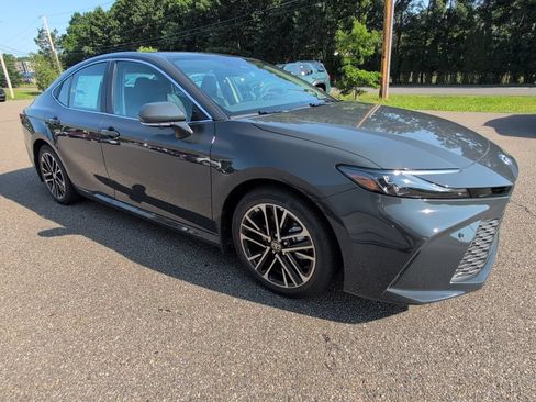 Certified 2026 Toyota Camry XLE w/ Premium Plus Package FWD image 9