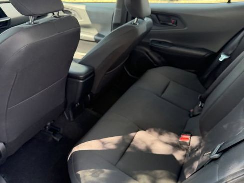 Used 2025 Toyota Prius LE FWD image 8