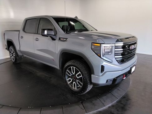 Used 2024 GMC Sierra 1500 AT4 w/ Technology Package image 4