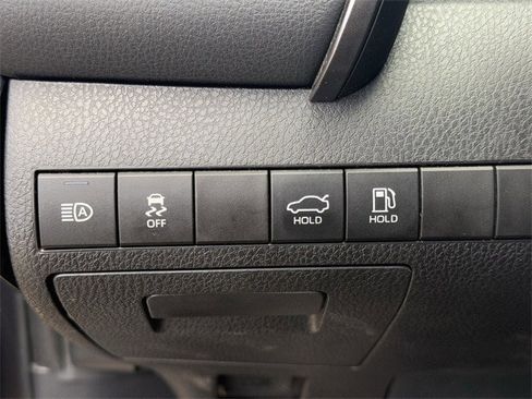 Used 2023 Toyota Camry SE image 22