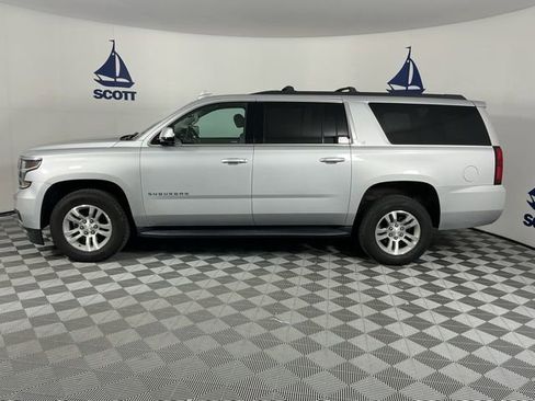 Used 2019 Chevrolet Suburban LT AWD/4WD image 4