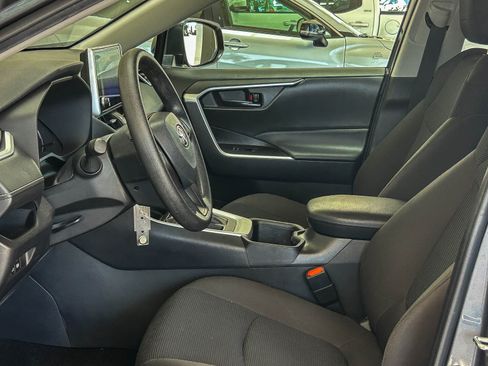 Used 2025 Toyota RAV4 LE FWD image 17