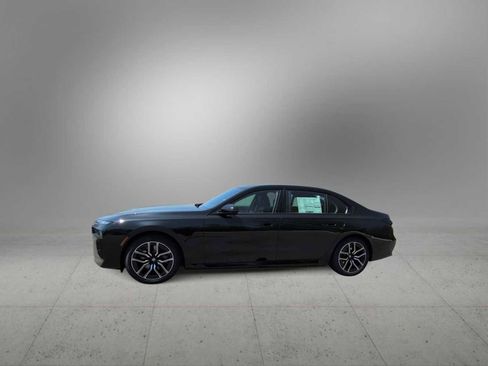 Used 2026 BMW i7 xDrive60 w/ Executive Package AWD/4WD image 5