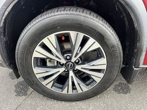 Certified 2022 Nissan Rogue SV FWD image 9