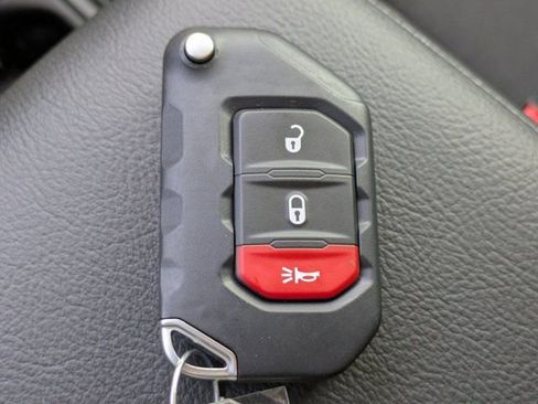 New 2026 Jeep Gladiator Sport image 25