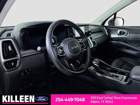 Used 2023 Kia Sorento SX FWD image 11