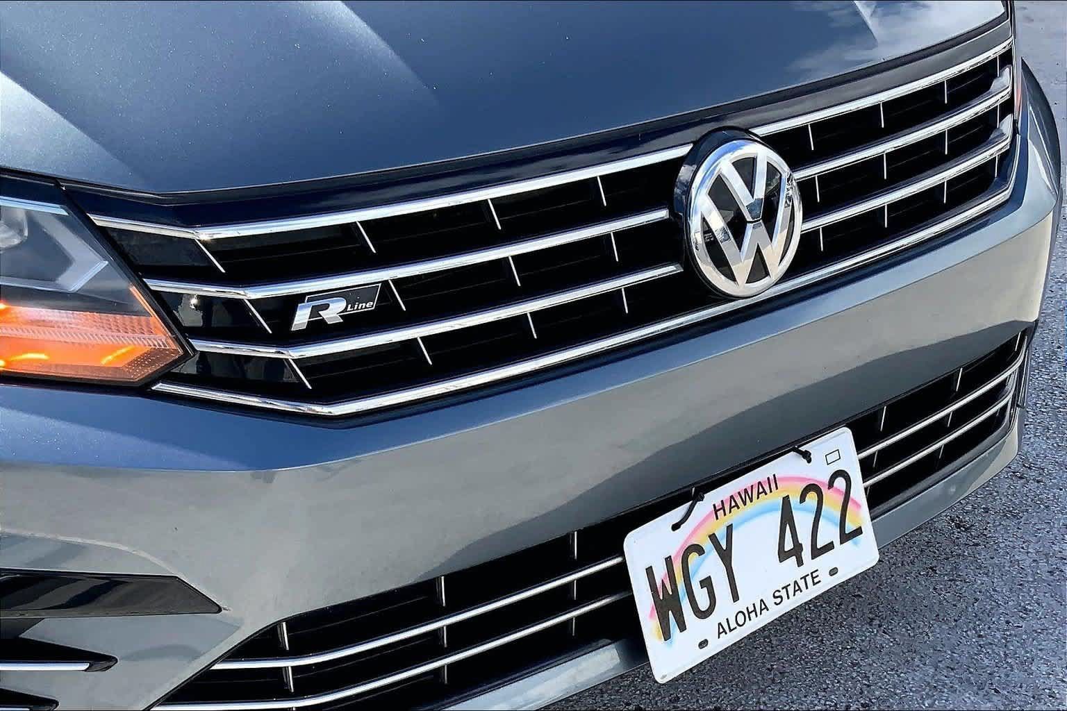 Used 2017 Volkswagen Passat 1.8T R-Line FWD image 33
