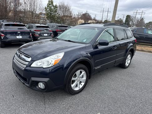 Used 2014 Subaru Outback 2.5i Premium w/ Accessory Value Package (OYR) image 3