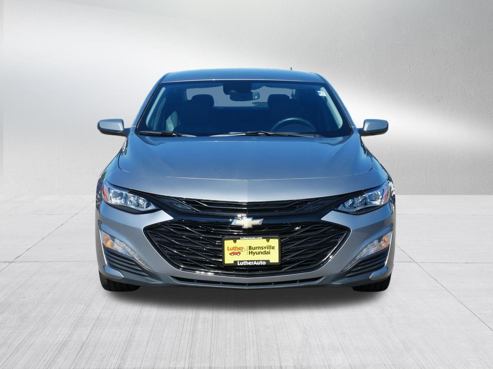 Used 2024 Chevrolet Malibu LT FWD image 2