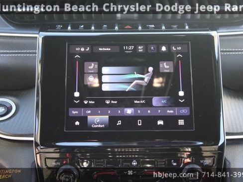 Used 2023 Jeep Grand Cherokee Altitude image 12