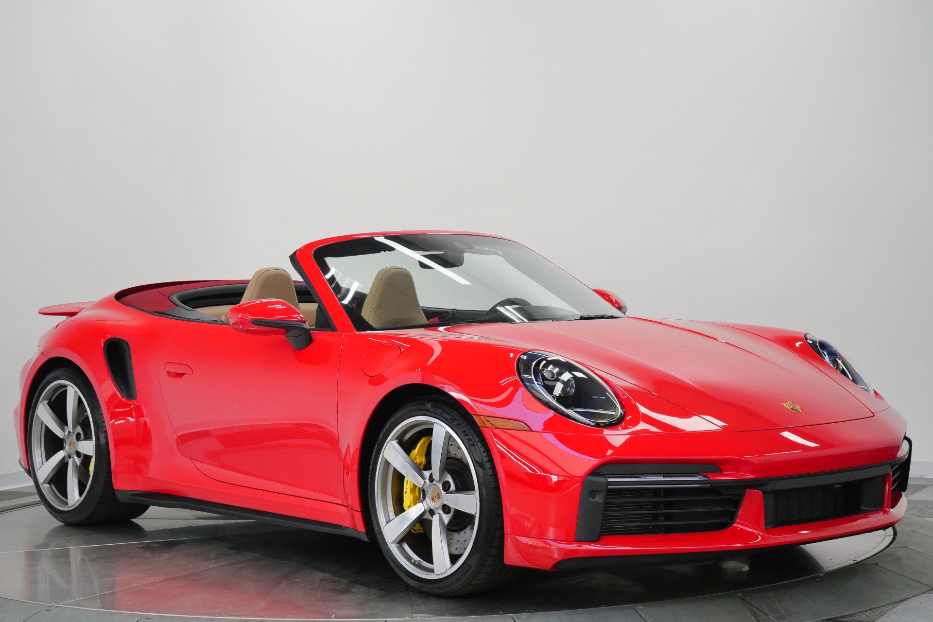 Used 2023 Porsche 911 Cabriolet AWD/4WD image 3