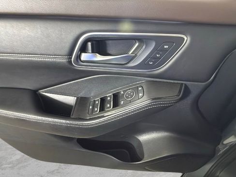 Used 2022 Nissan Rogue Platinum w/ Head-Up Display Package image 24