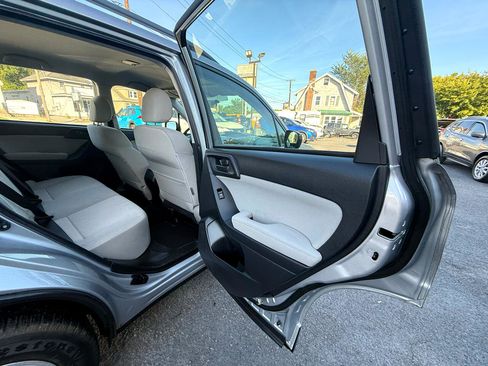 Used 2015 Subaru Forester 2.5i w/ Alloy Wheel Package image 19