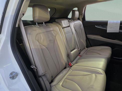 Used 2022 Lincoln Nautilus Reserve w/ Equipment Group 201A image 20