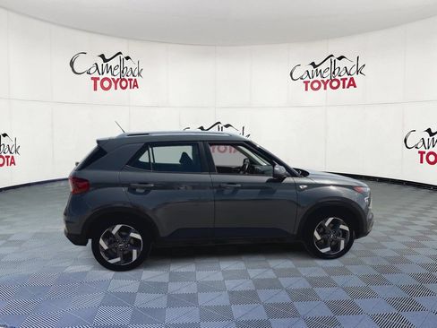 Used 2025 Hyundai Venue SEL FWD image 4