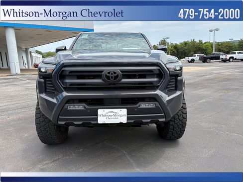 Used 2025 Toyota Tacoma SR5 AWD/4WD image 2