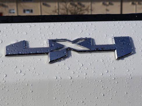 Used 2024 GMC Sierra 1500 SLT image 5