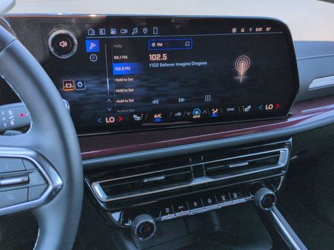 Certified 2025 Chevrolet Traverse Z71 AWD/4WD image 13