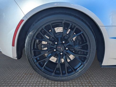 Used 2016 Chevrolet Corvette Z06 w/ 3LZ Preferred Equipment Group image 10