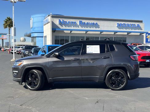 Used 2019 Jeep Compass Altitude image 2