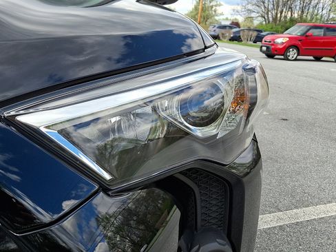 Used 2023 Toyota 4Runner TRD Off-Road Premium w/ Off Road Premium Plus Package AWD/4WD image 9