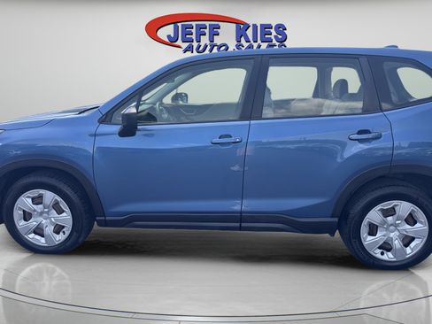Used 2021 Subaru Forester AWD/4WD image 8