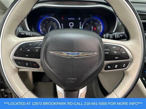 Used 2018 Chrysler Pacifica Limited FWD image 11