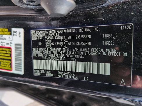 Certified 2021 Toyota Highlander Platinum AWD/4WD image 18