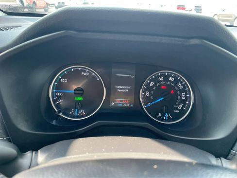 Used 2021 Toyota RAV4 LE image 20