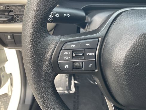 Certified 2025 Honda HR-V LX image 24