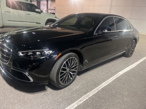 Used 2022 Mercedes-Benz S 500 4MATIC image 3