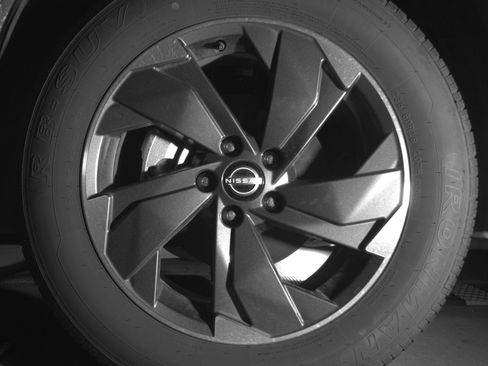 Used 2025 Nissan Rogue SV image 12