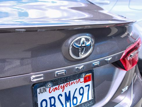 Used 2022 Toyota Camry SE w/ Convenience Package FWD image 16