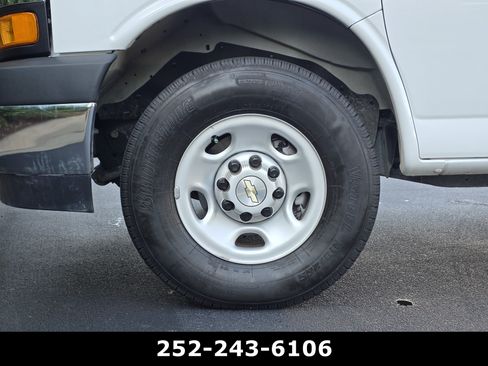 Used 2025 Chevrolet Express 2500 w/ Driver Convenience Package RWD image 32