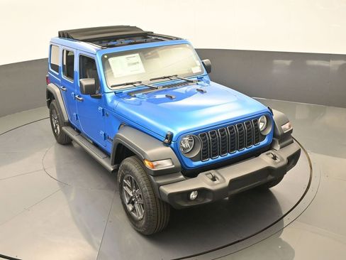 Used 2025 Jeep Wrangler Unlimited Sport AWD/4WD image 48