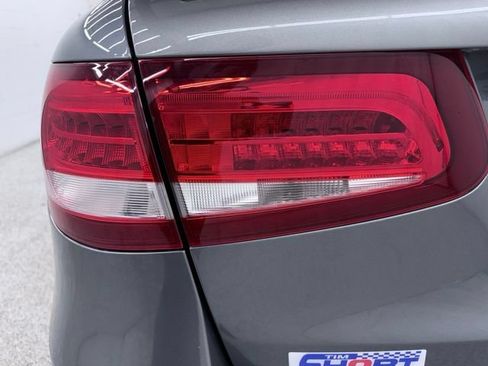 Used 2017 Mercedes-Benz GLC 300 4MATIC image 8